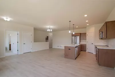 613  Hunter Oaks Blvd, Watertown, WI 53094 - Photo 13