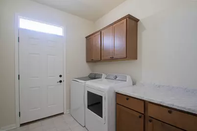 613  Hunter Oaks Blvd, Watertown, WI 53094 - Photo 25