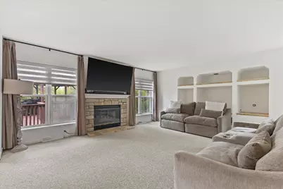 7589 S Pacific St, Franklin, WI 53132 - Photo 3
