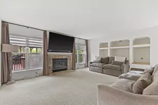 7589 S Pacific St, Franklin, WI 53132 - Photo 3