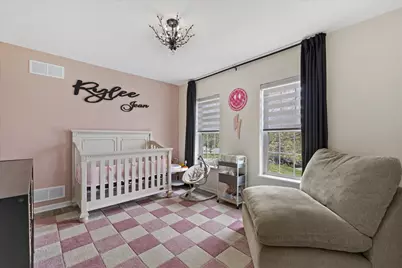 7589 S Pacific St, Franklin, WI 53132 - Photo 21