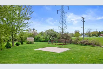 7589 S Pacific St, Franklin, WI 53132 - Photo 29