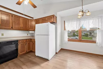 N114W15947  Hilbert Ln, Germantown, WI 53022 - Photo 13