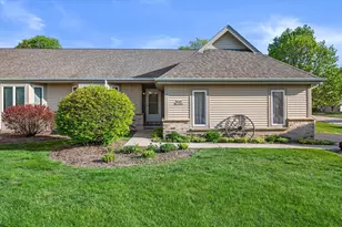 N114W15947 Hilbert Ln, Germantown, WI 53022 - Photo 3