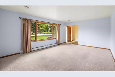 N3W27282  Arrowhead Trl, Pewaukee, WI 53188 - Photo 3