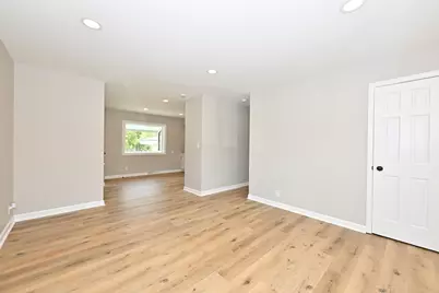 8604  20th Ave, Kenosha, WI 53143 - Photo 5