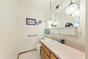 5525 W Leroy Ave, Milwaukee, WI 53220 - Photo 21