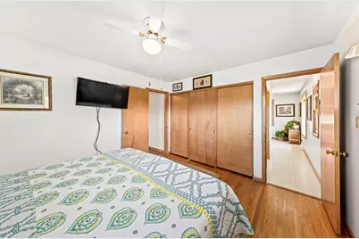 5525 W Leroy Ave, Milwaukee, WI 53220 - Photo 17