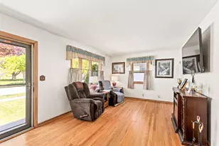 5525 W Leroy Ave, Milwaukee, WI 53220 - Photo 5