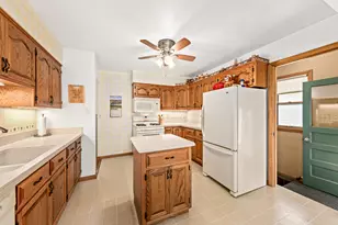 5525 W Leroy Ave, Milwaukee, WI 53220 - Photo 3