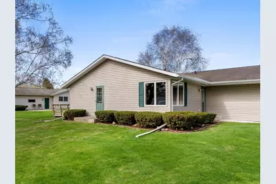 3903  Madeline Ln, Manitowoc, WI 54220 - Photo 3