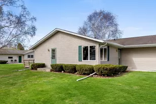 3903 Madeline Ln, Manitowoc, WI 54220 - Photo 3