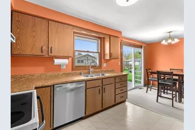 3903  Madeline Ln, Manitowoc, WI 54220 - Photo 17