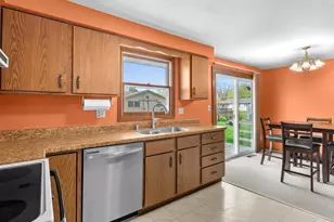 3903 Madeline Ln, Manitowoc, WI 54220 - Photo 17