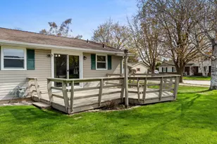 3903 Madeline Ln, Manitowoc, WI 54220 - Photo 5