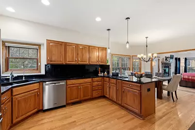 W72N509  Cider Mill Ct, Cedarburg, WI 53012 - Photo 7