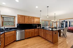 W72N509 Cider Mill Ct, Cedarburg, WI 53012 - Photo 7