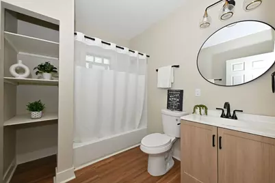 1901 N 32nd St #1903, Milwaukee, WI 53208 - Photo 11