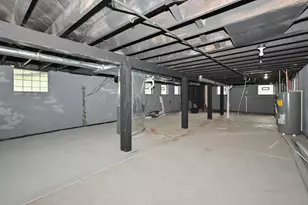 1901 N 32nd St, Milwaukee, WI 53208 - Photo 25