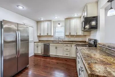 2525  Hass St, La Crosse, WI 54601 - Photo 5
