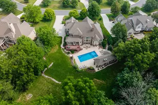 W210N5415 Carters Crossing Cir, Menomonee Falls, WI 53051 - Photo 3
