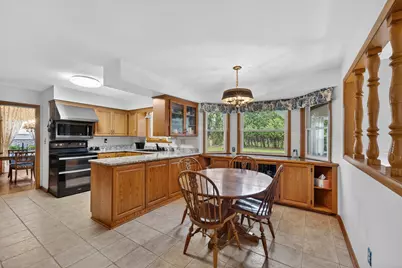 12613 N Jonquil Ct, Mequon, WI 53092 - Photo 9