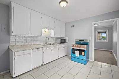 5359 N 33rd St, Milwaukee, WI 53209 - Photo 3