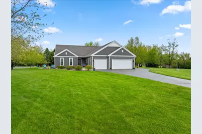 1990  Hummingbird Dr, Jackson, WI 53037 - Photo 39