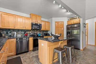1990  Hummingbird Dr, Jackson, WI 53037 - Photo 11