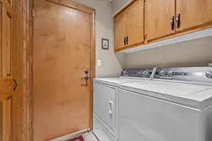 625 S Stonehedge Dr, Brookfield, WI 53045 - Photo 3