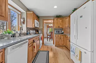 625 S Stonehedge Dr, Brookfield, WI 53045 - Photo 11