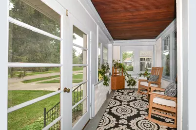 1802 N 72nd St, Wauwatosa, WI 53213 - Photo 5