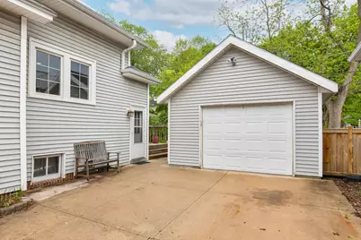 1802 N 72nd St, Wauwatosa, WI 53213 - Photo 43