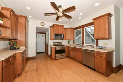 1802 N 72nd St, Wauwatosa, WI 53213 - Photo 15