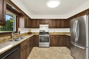 18115 Bolter Ln, Brookfield, WI 53045 - Photo 7