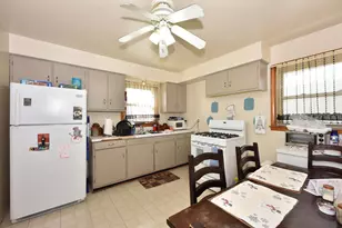 8221 W Villard Ave, Milwaukee, WI 53218 - Photo 9