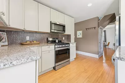 5605 W Pine Ln, Mequon, WI 53092 - Photo 17