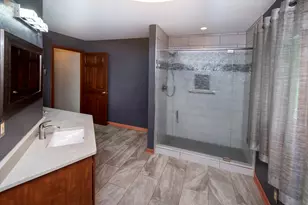 19065 Hi View Dr, Brookfield, WI 53045 - Photo 5