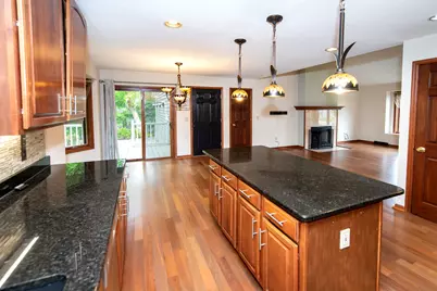 19065  Hiview Dr #2, Brookfield, WI 53045 - Photo 9