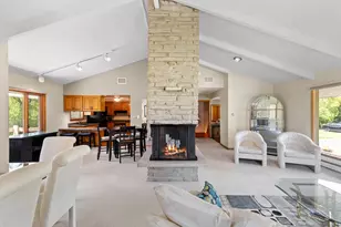 N68W15321 Prudence Dr, Menomonee Falls, WI 53051 - Photo 5