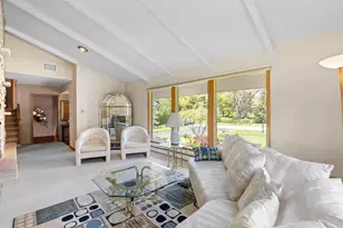 N68W15321 Prudence Dr, Menomonee Falls, WI 53051 - Photo 9