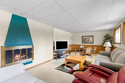 N68W15321  Prudence Dr, Menomonee Falls, WI 53051 - Photo 17