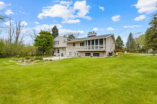 N68W15321 Prudence Dr, Menomonee Falls, WI 53051 - Photo 3