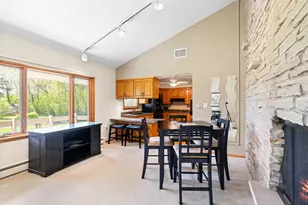 N68W15321 Prudence Dr, Menomonee Falls, WI 53051 - Photo 11