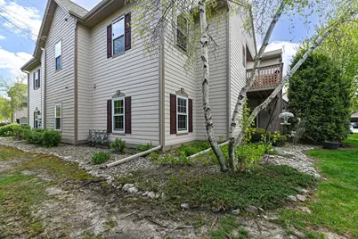 2274 W Vista Bella Dr #101, Oak Creek, WI 53154 - Photo 17