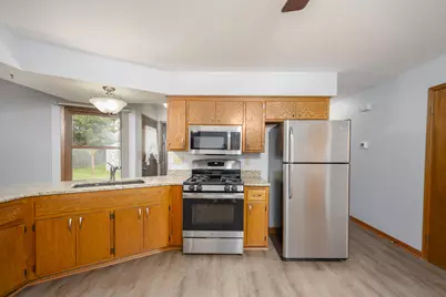 3812 W Jodi Pl, Franklin, WI 53132 - Photo 3