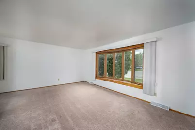 3812 W Jodi Pl, Franklin, WI 53132 - Photo 9