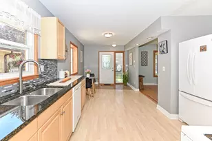 3168 S 71st St, Milwaukee, WI 53219 - Photo 9