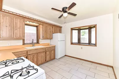 3015 N 87th St, Milwaukee, WI 53222 - Photo 9
