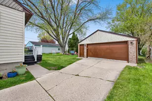 3438 E Denton Ave, Saint Francis, WI 53235 - Photo 27